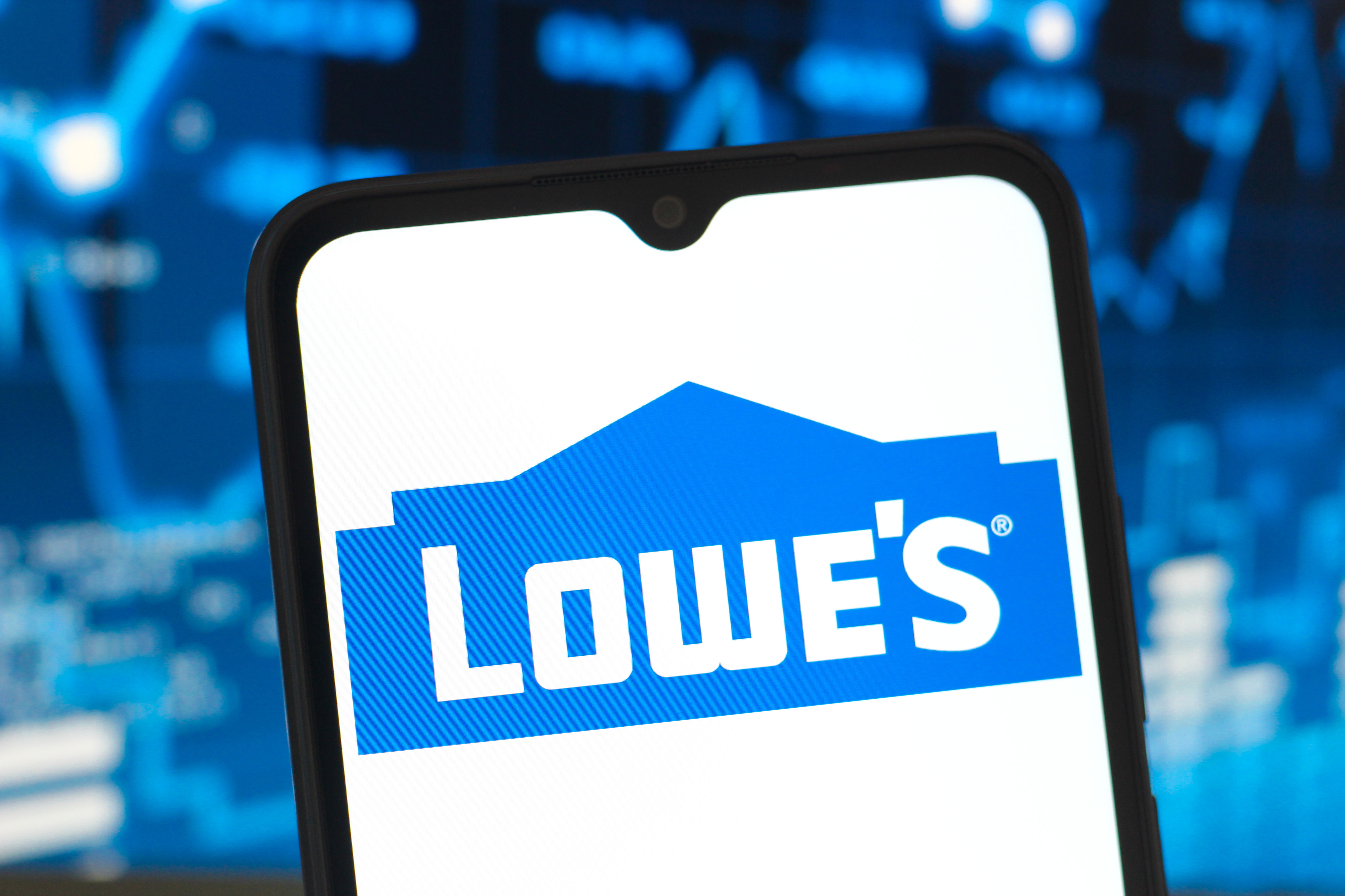 Lowe's bénéficie d'une hausse de cible et d'une expansion digitale stratégique