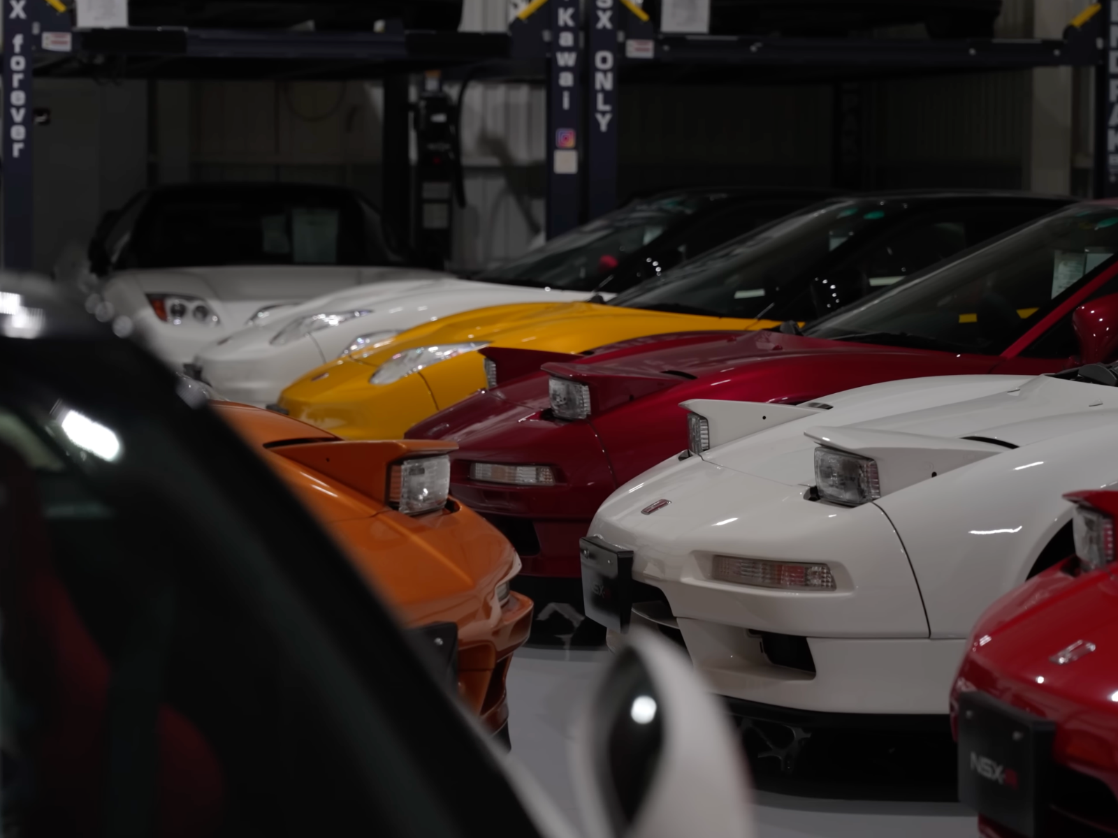 NSX20周年。The 20th Anniversary CARTOP MOOK Inside Japan's $20 Million Honda NSX Collection - Autoblog
