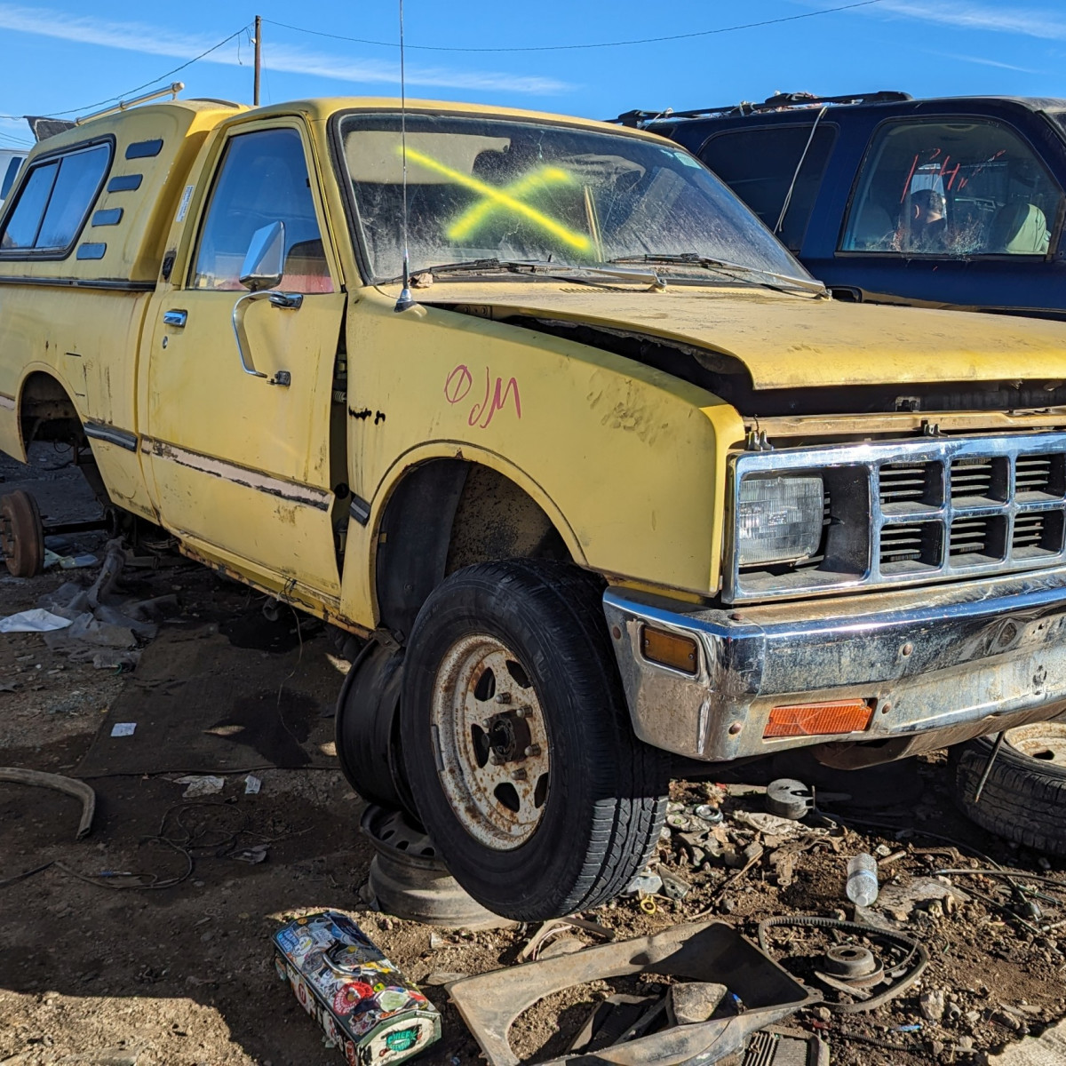 Junkyard Gem: 1982 Isuzu P'up Diesel 4x4 - Autoblog, image size:1200x1200
