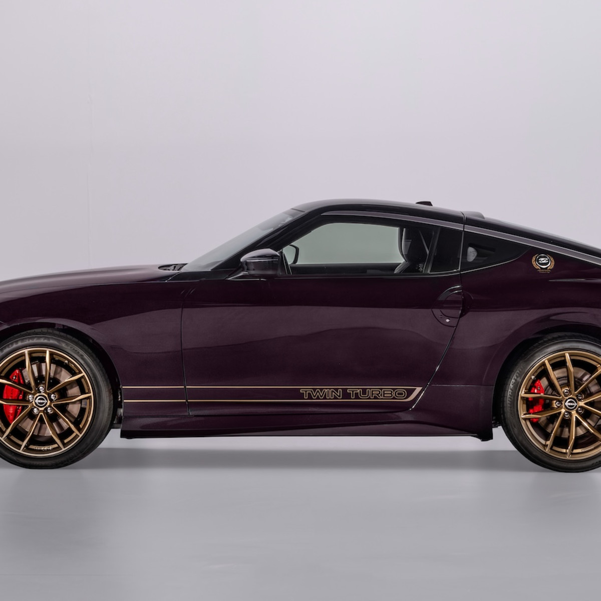 確認(*^^*ゞ 2026 Nissan Z Channels Inner Godzilla With New Heritage Edition