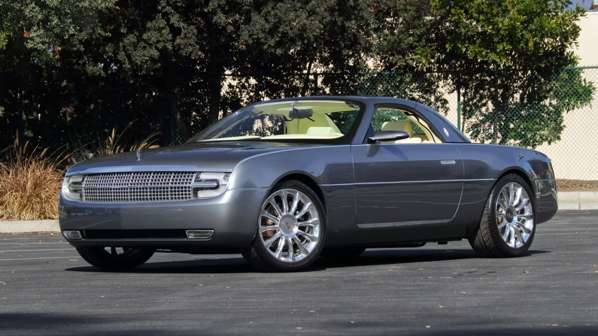 無料発送 2004 Lincoln Mark X concept car goes to auction - Autoblog ミニカー