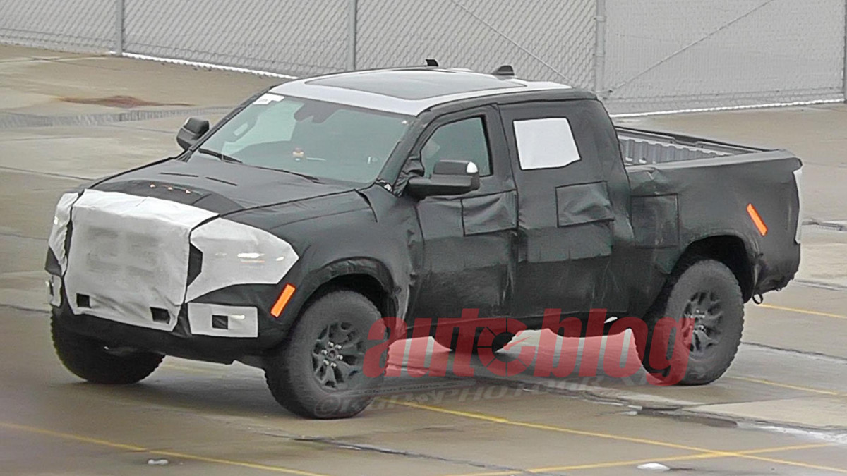 Ram 1500 Rebel TRX reveals hood scoop-mounted marker lights - Autoblog