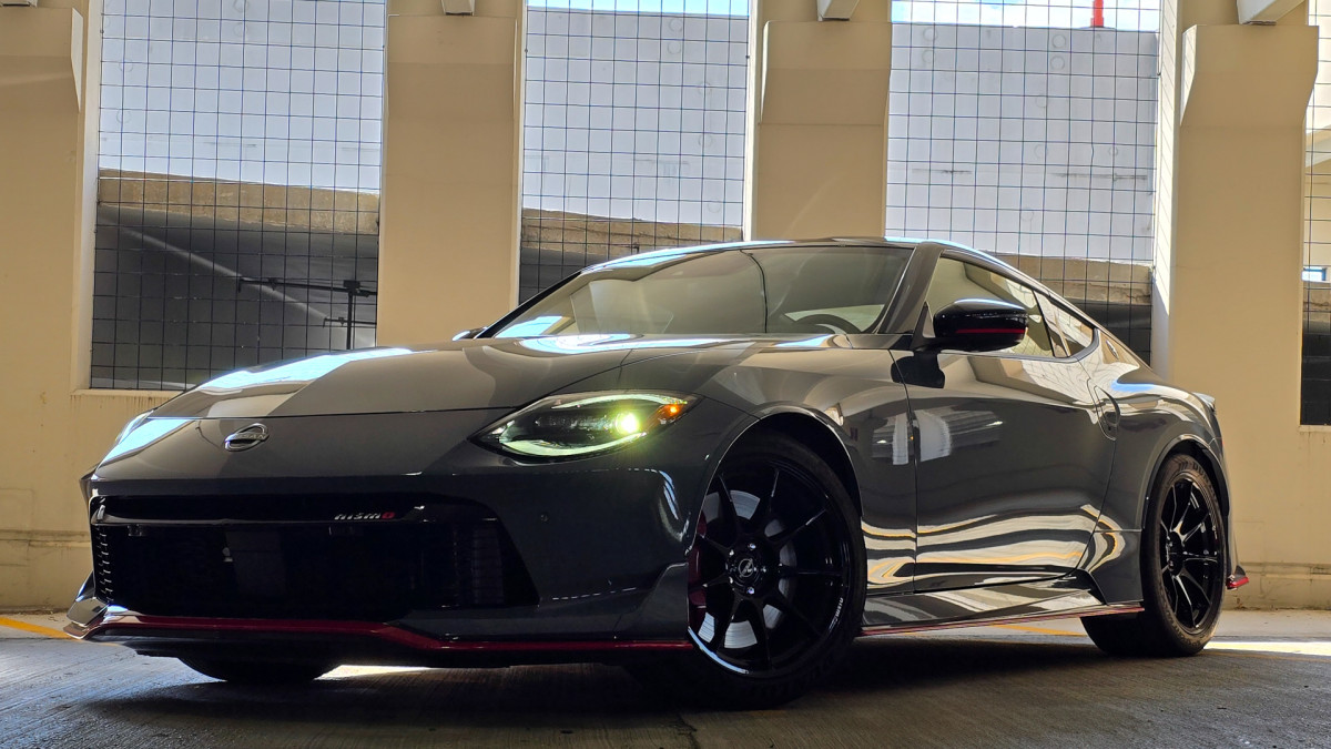 カーオーディオ nismo 2024 Nissan Z NISMO Review: The wild child of affordable