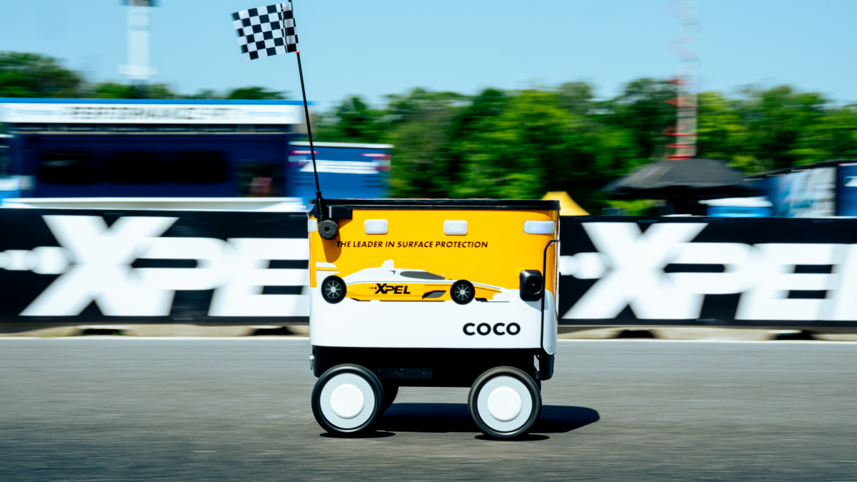 ロボット coco xpl02892.jpg