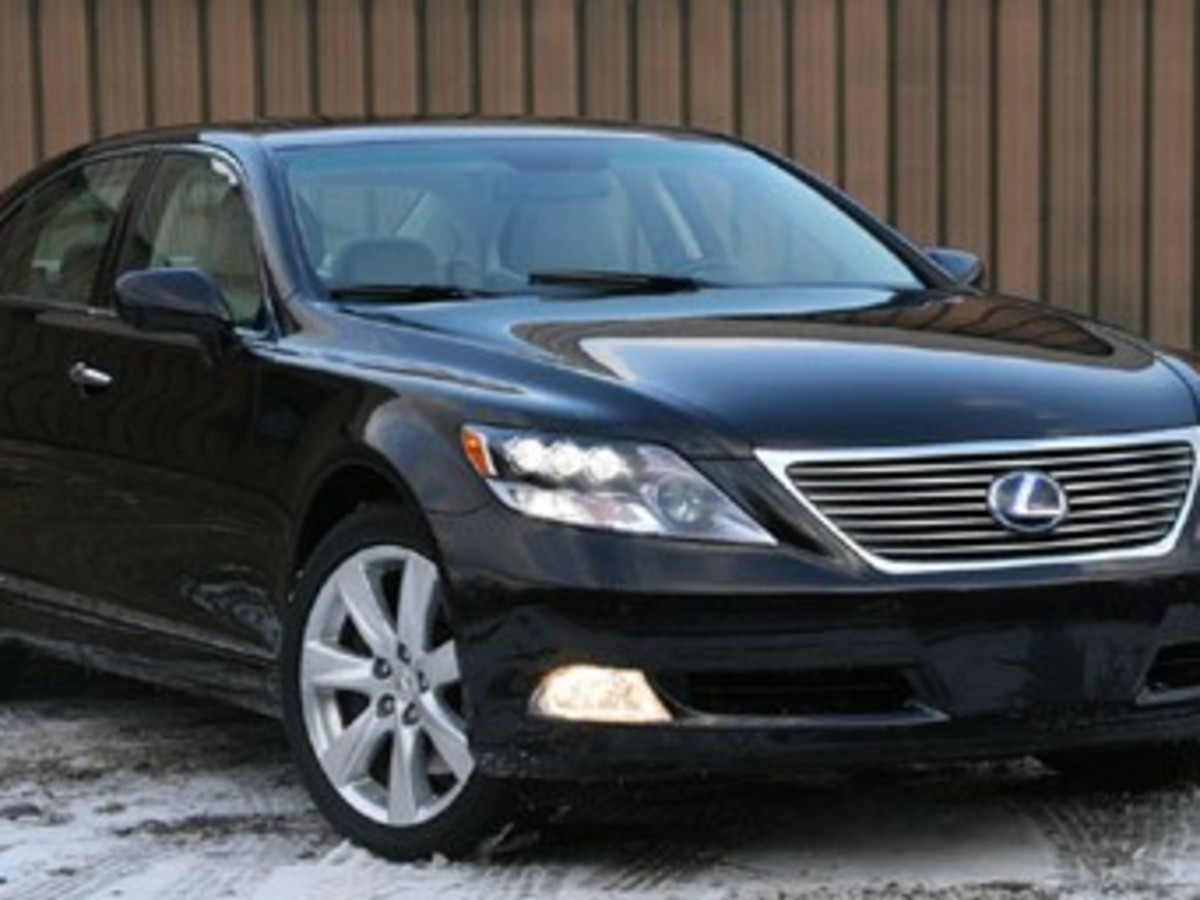 VIDEO: AutoblogGreen reviews the Lexus LS600h L - Autoblog