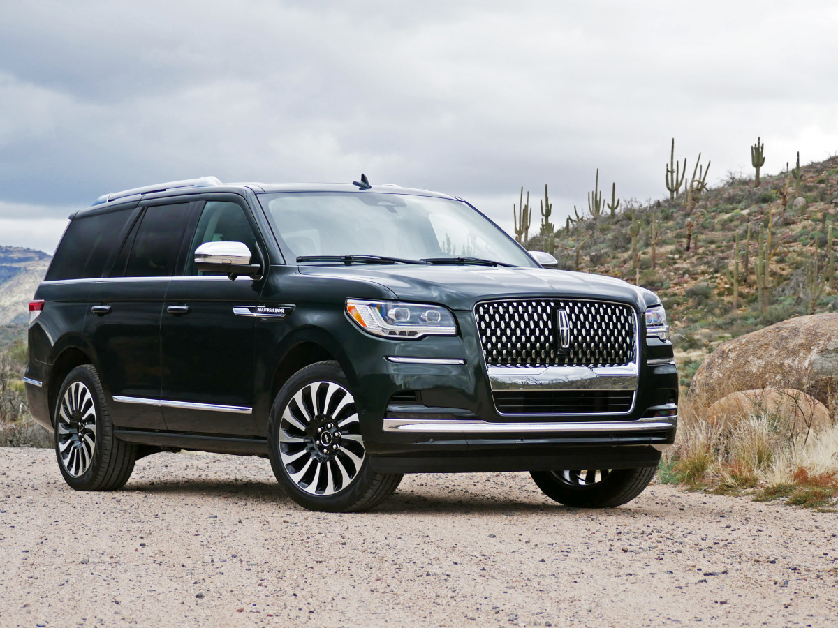 2022 Lincoln Navigator First Drive Review | It's greener now