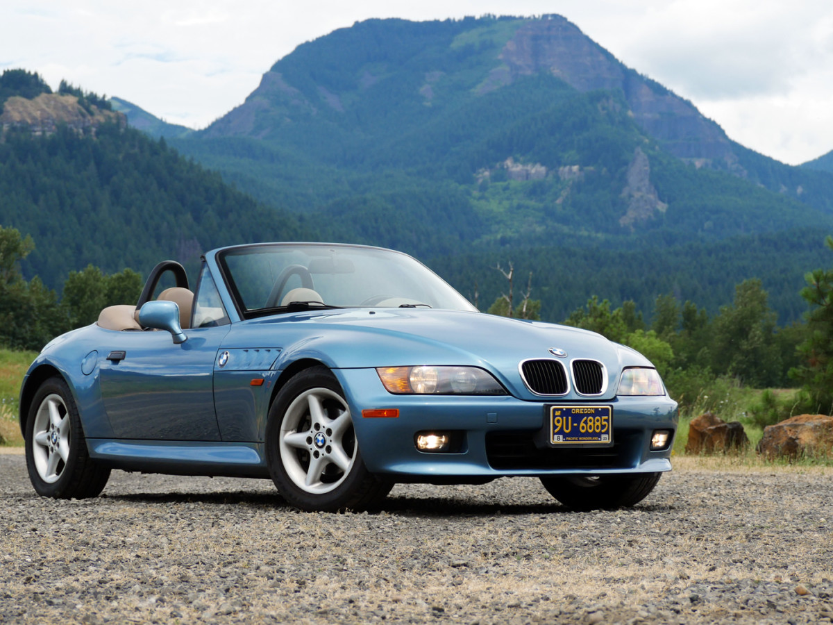 ブルーヒルズ adidas Originals Blue ZXZ 930 Chalk/Rhythm Yellow/Aluminum | Hypebeast