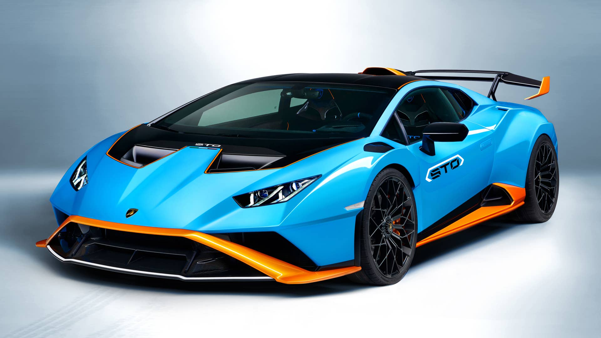 Mondo Motors, Lamborghini Huracan STO 2,4 GHz, Modèle à l'échelle 1 : 14, jusqu'à 10 km/h de Vitesse, Voiture Jouet pour Enfants 63707 Bleu Ciel Mondo Motors, Lamborghini Huracan STO 2,4 GHz, Modèle à l'échelle 1 : 14, jusqu'à 10 km/h de Vitesse, Voiture Jouet pour Enfants 63707 Bleu Ciel