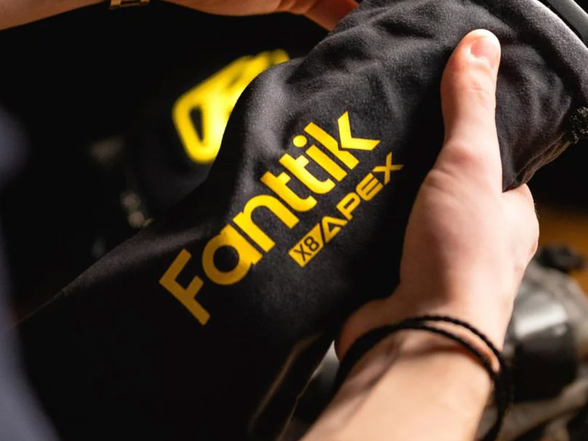 The Fanttik Slim V8 Apex Cordless Car Vacuum Is 40% Off - Autoblog