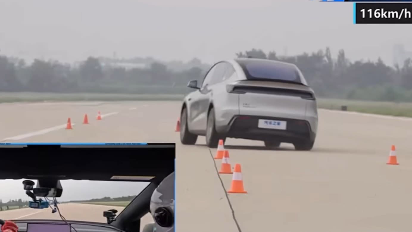 72km / h의 Tesla 모델 YL Aces Elk 테스트 완전히로드