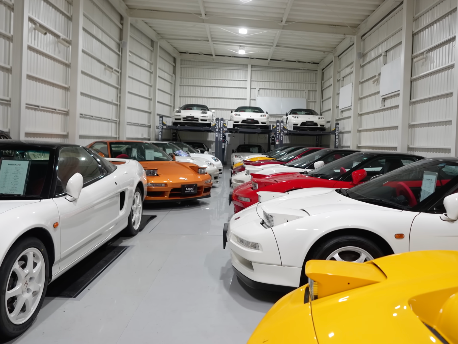 NSX20周年。The 20th Anniversary CARTOP MOOK Inside Japan's $20 Million Honda NSX Collection - Autoblog
