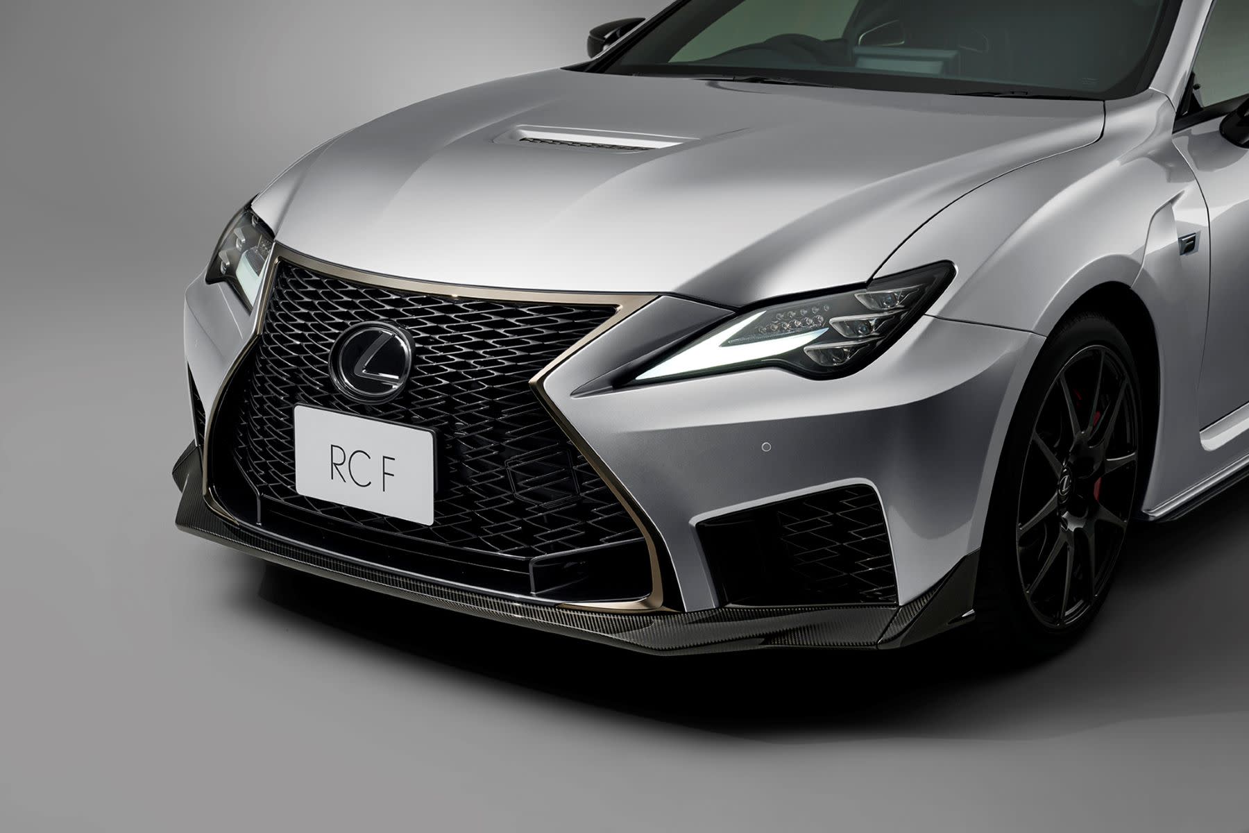 LEXUS　RCF Lexus RC F“: prabangus ir komfortiškas sportininkas | 98.lt