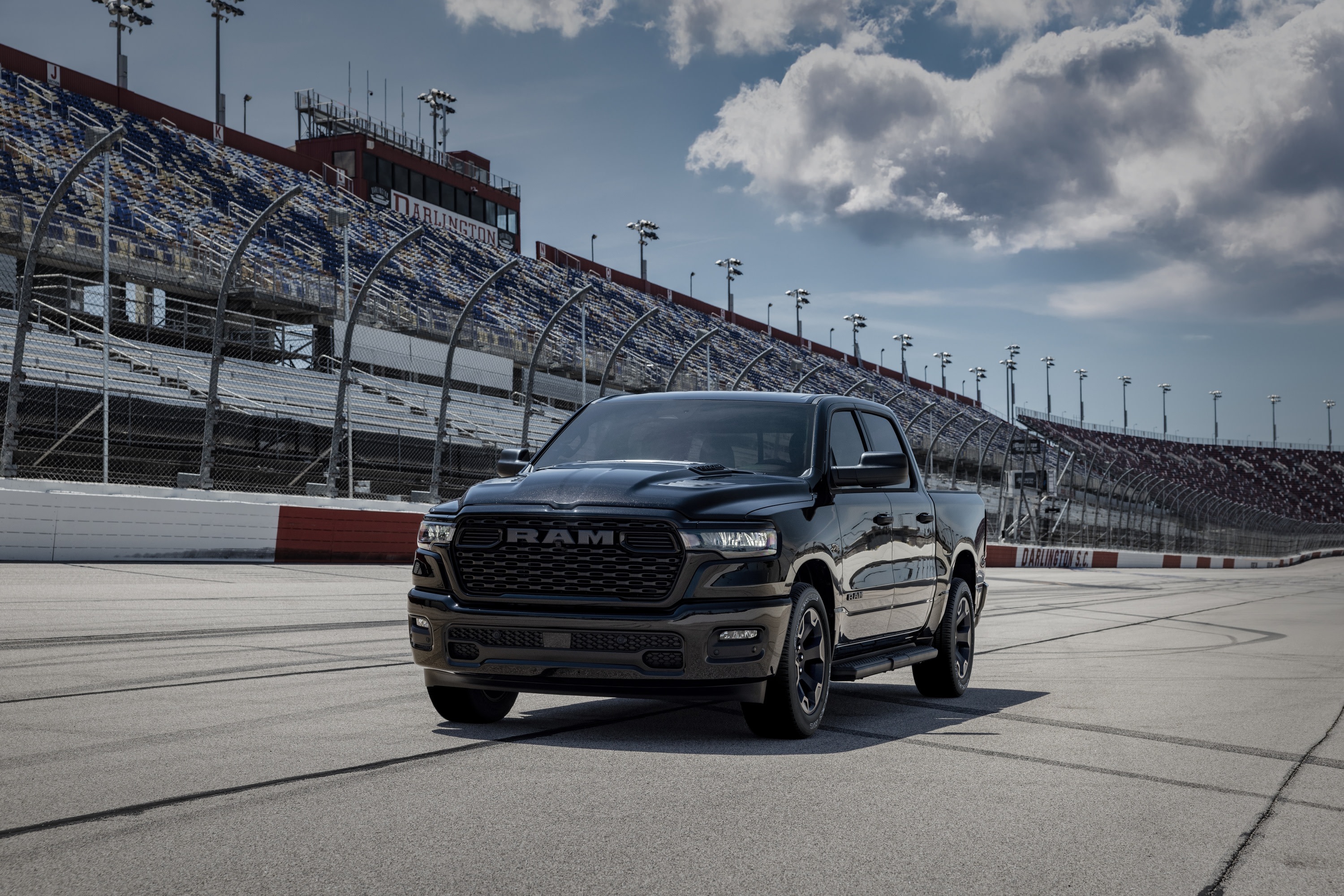 2026 Ram 1500 Black Express with HEMI® V-8