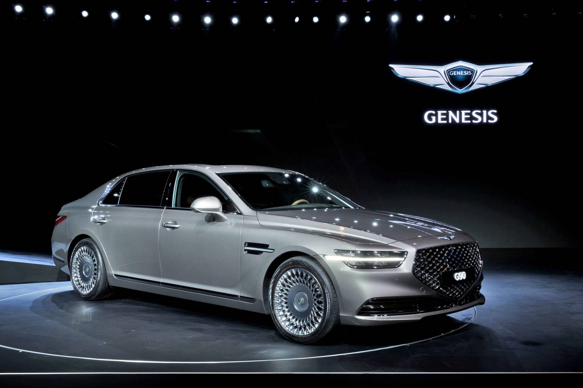 genesis-g90.jpg