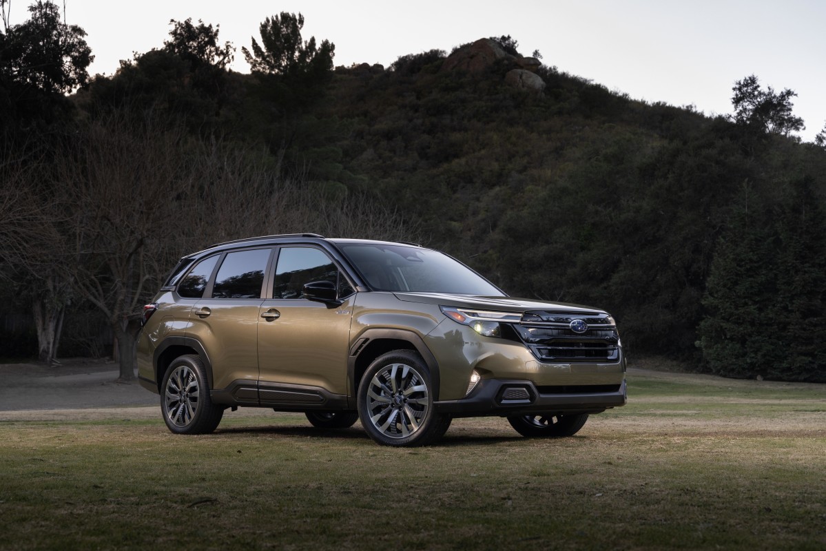 2025-subaru-forester-hybrid.jpg