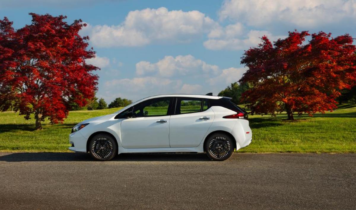 2025-nissan-leaf.jpg