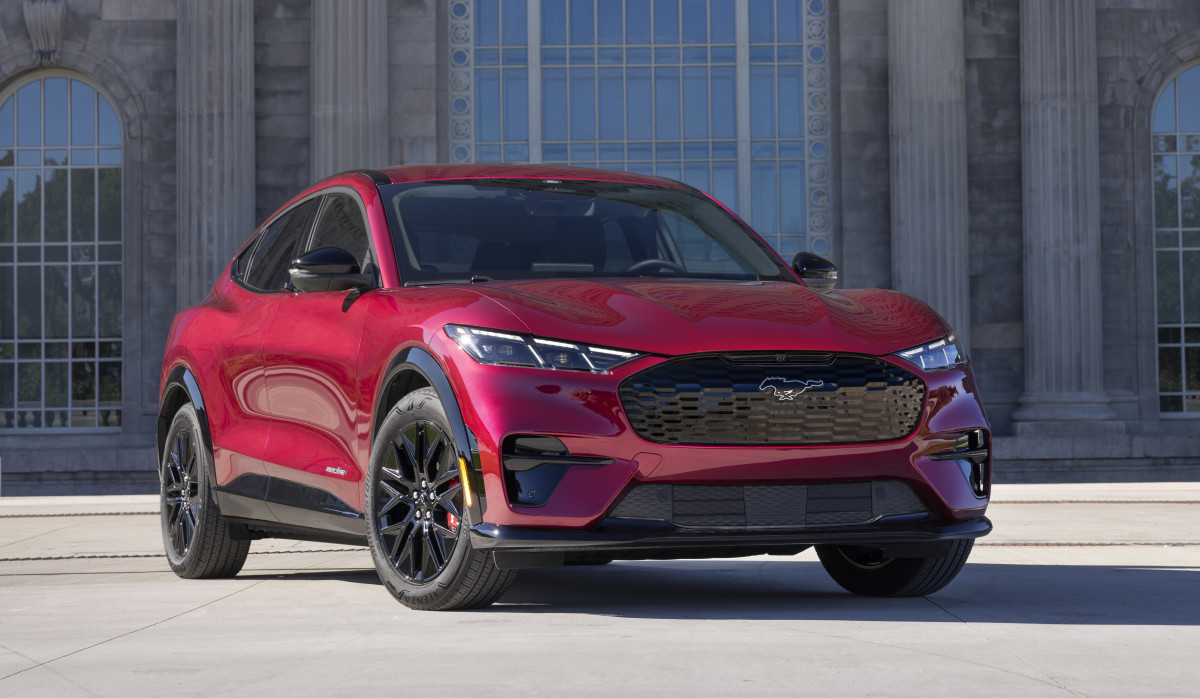 US Electric Vehicle Sales Rise Year-Over-Year in March, Defying Tariff Uncertainty