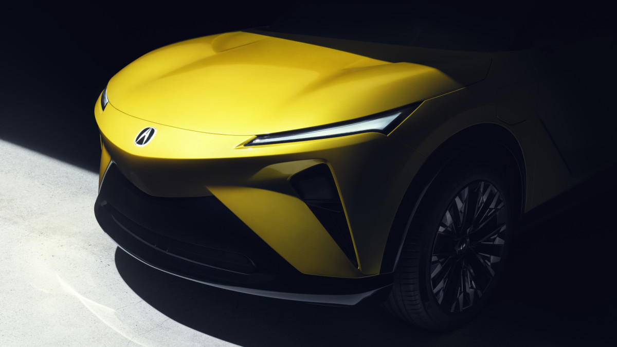 Acura predstavila prototip električnega SUV kupeja RSX na tednu avtomobilizma v Montereyu