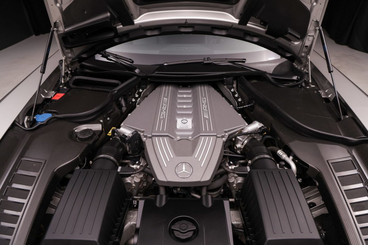 2011-mercedes-benz-sls-amg-m159-v8-engine.jpg