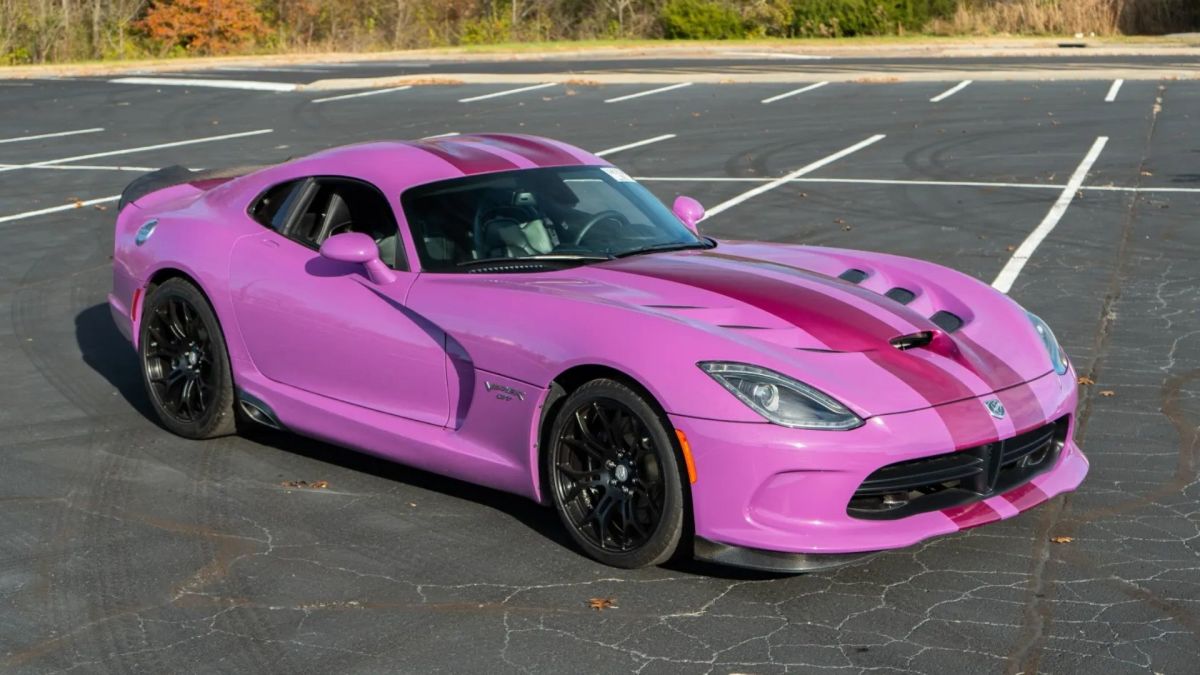 pink-2015-dodge-viper-gtc.jpg