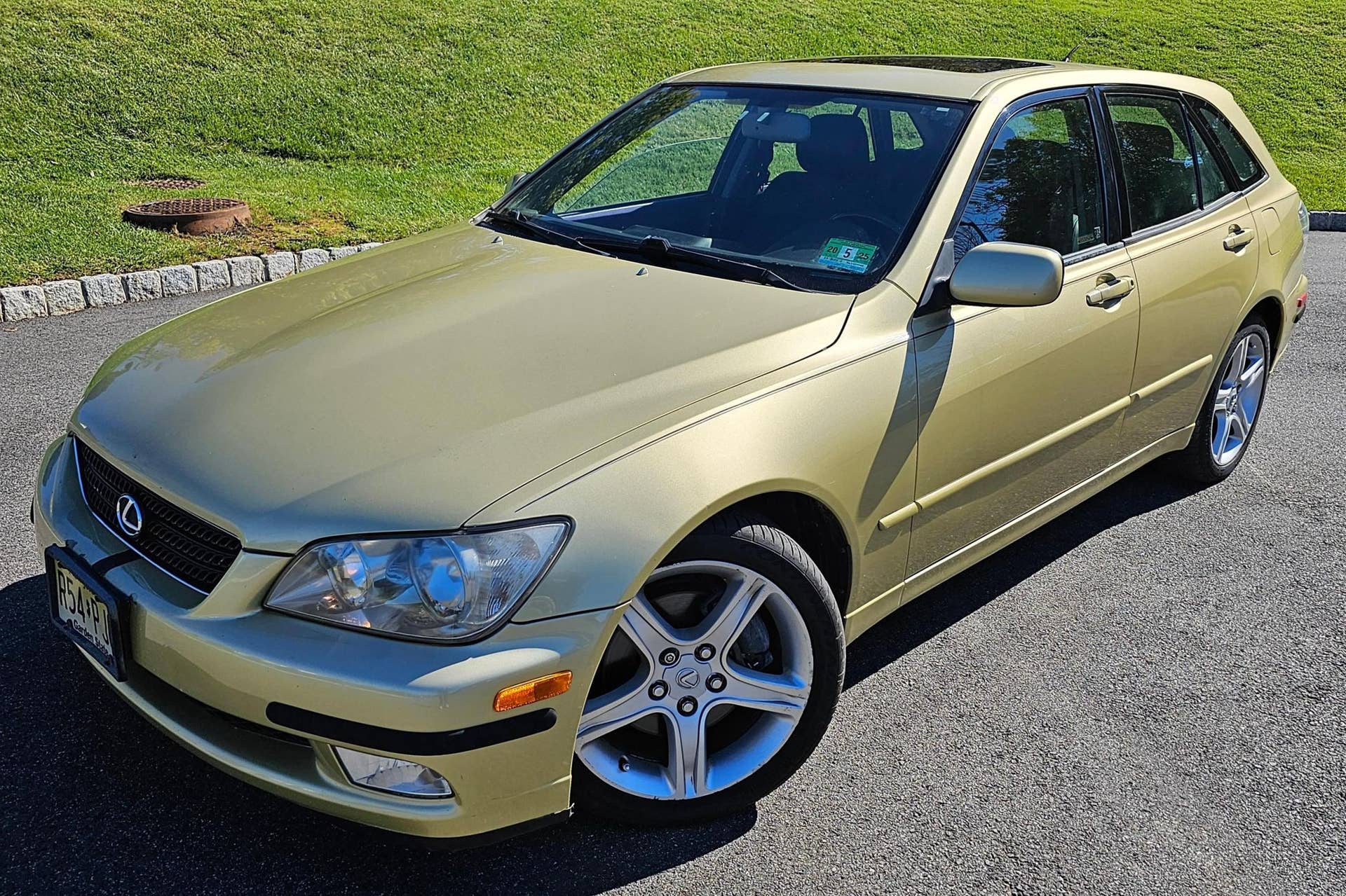 2003-lexus-is300-sportcross-in-cibola-gold.jpg