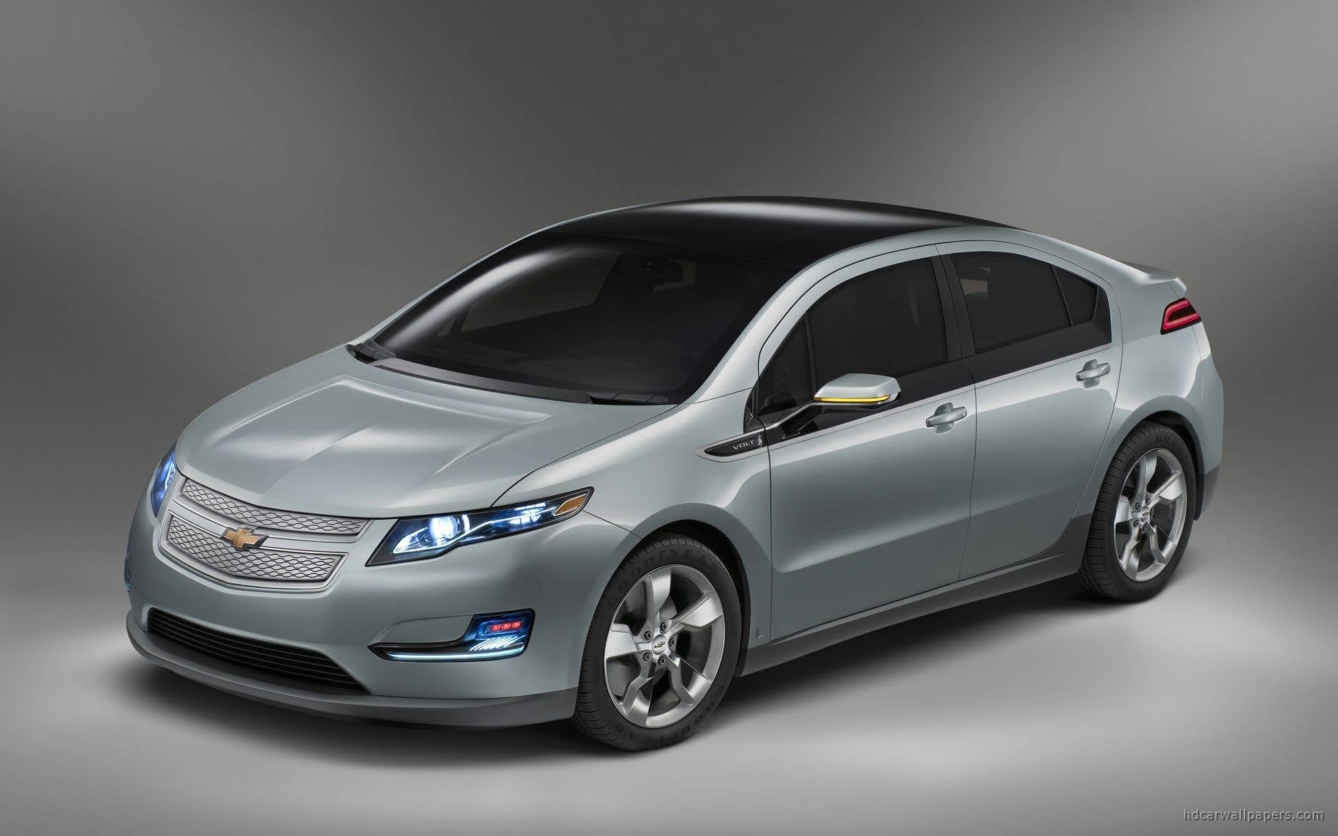 2011-chevrolet-volt-production-show-car.jpg