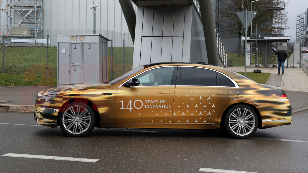 2027-mercedes-benz-s-class-spy-photo.jpg