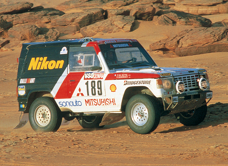 mitsubishi-pajero-dakar-rally-champion---01.png