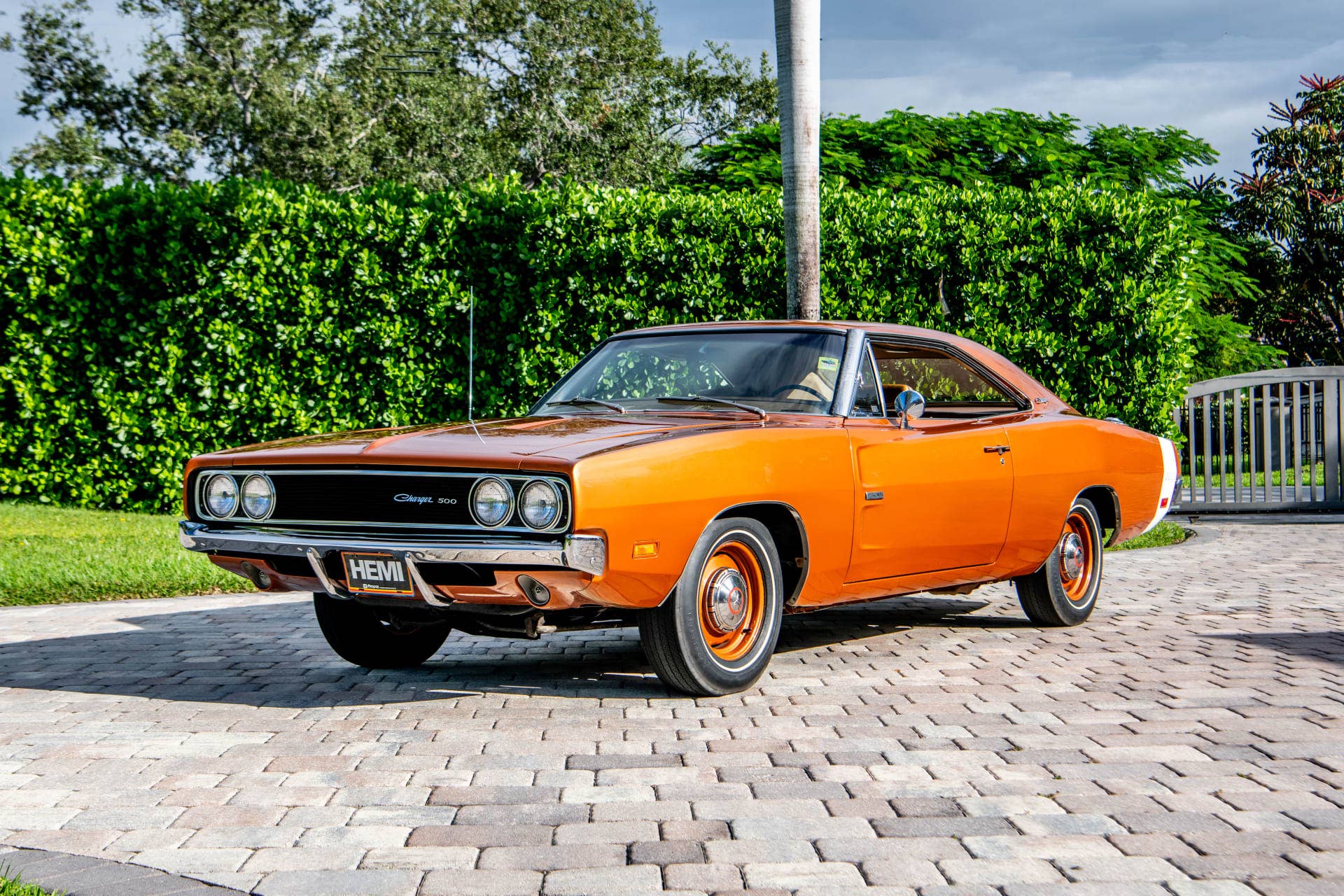 1969-dodge-challenger-500-hemi-front-three-quarter.jpg