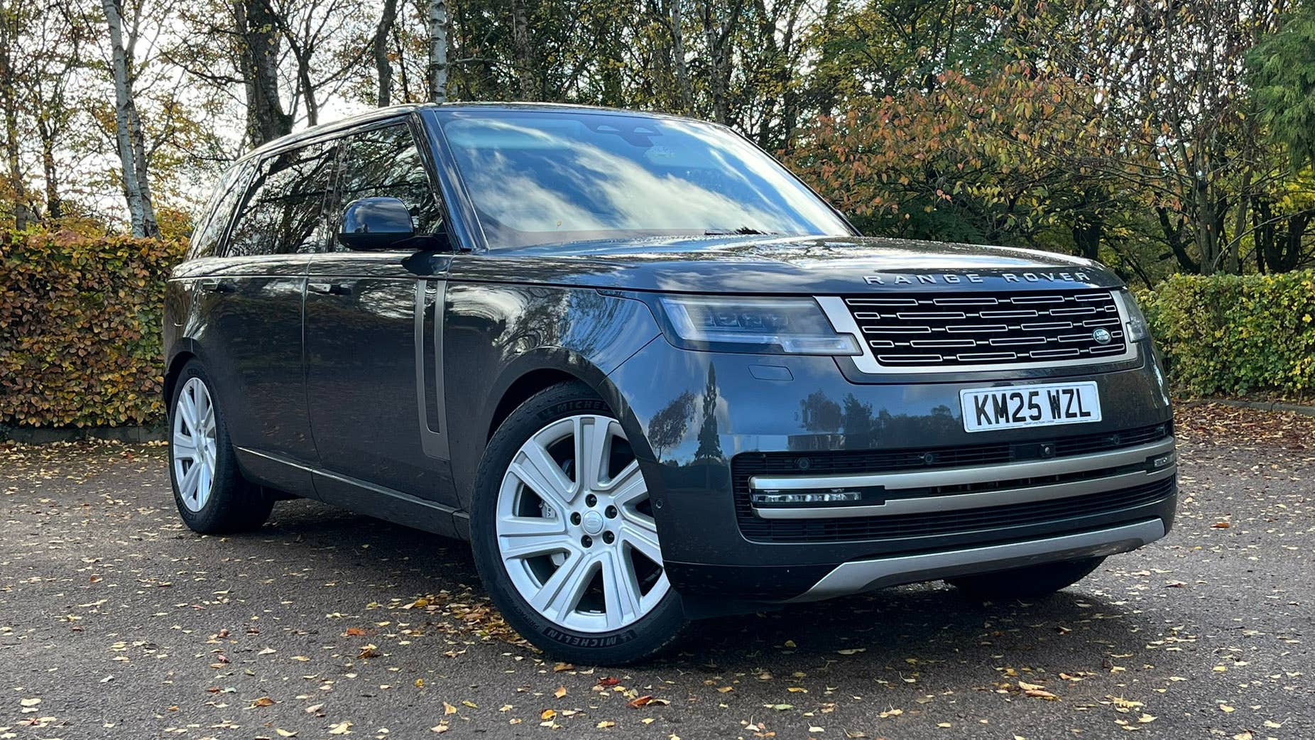2025_range_rover_front1.jpg