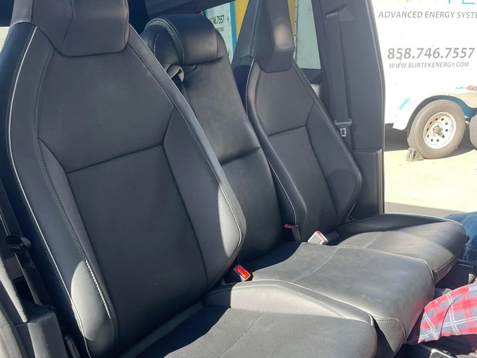 custom-six-seater-tesla-cybertruck.png