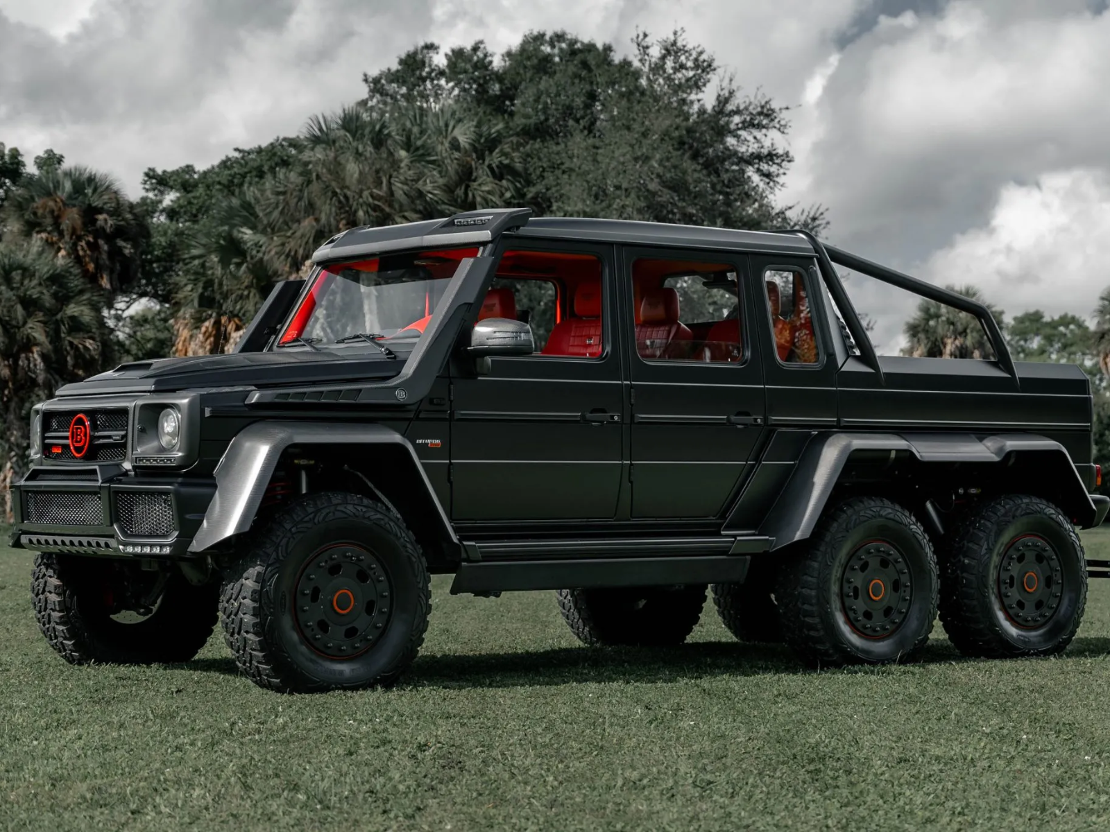 2014-mercedes-benz-g63-amg-6x6-brabus-b63s-700-3.png