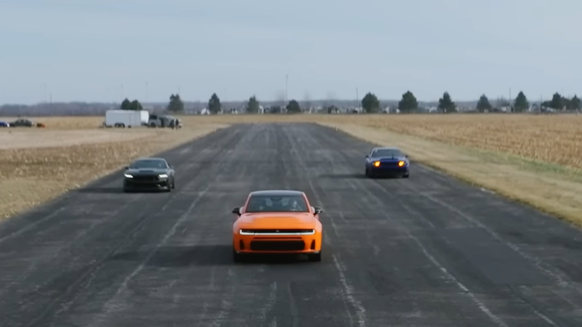 charger-sixpack-vs-mustang-darkhorse-vs-srt-hellcat9.png
