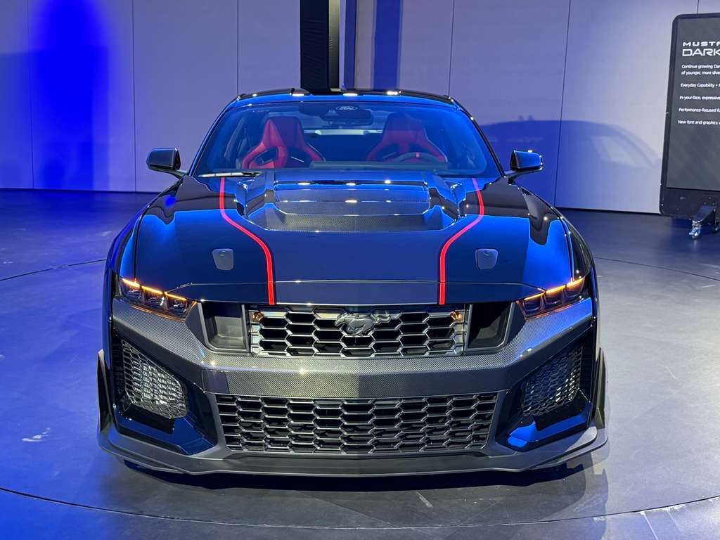 2026-ford-mustang-dark-horse-sc.jpg