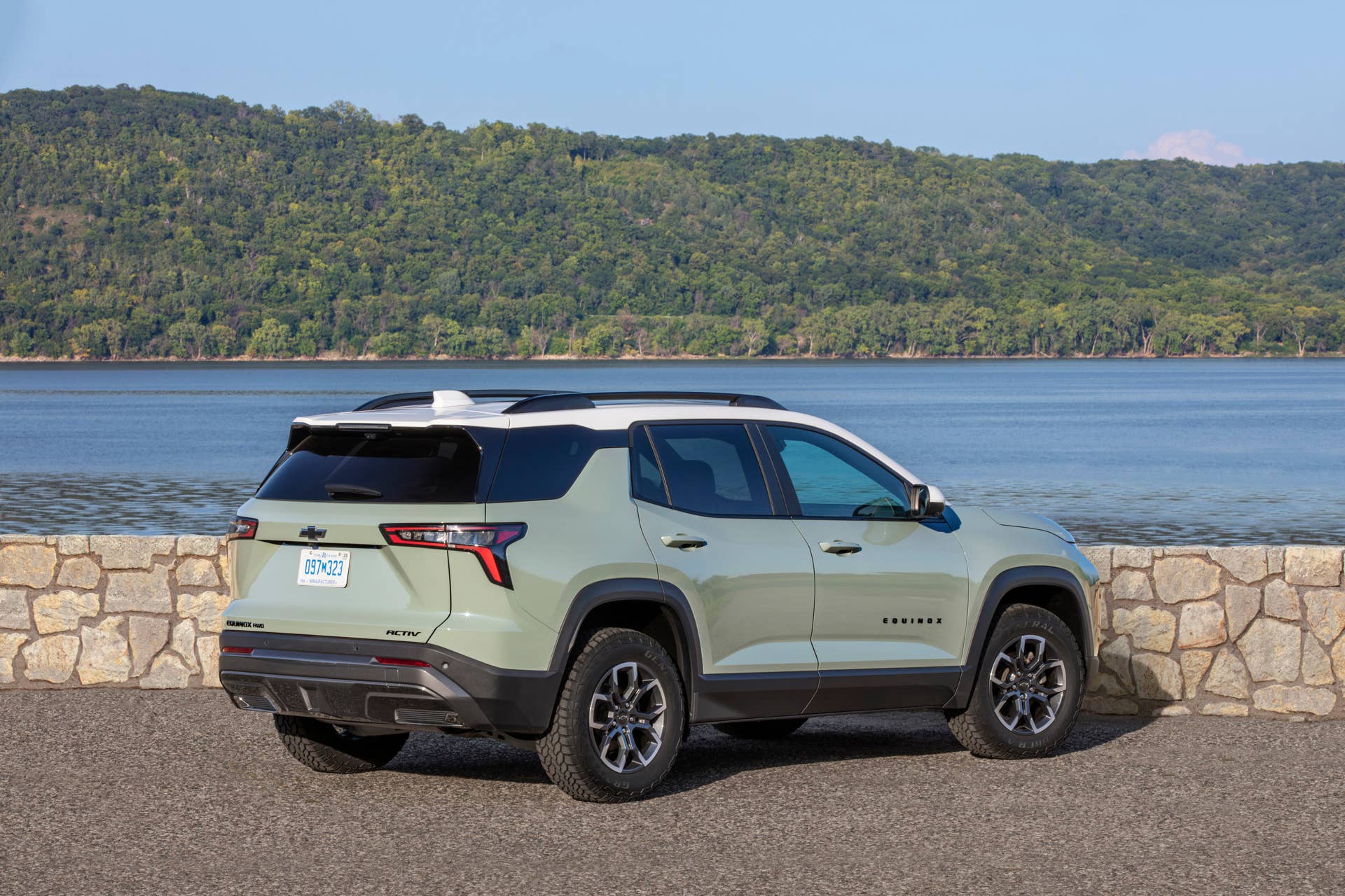2026-chevrolet-equinox-activ.jpg