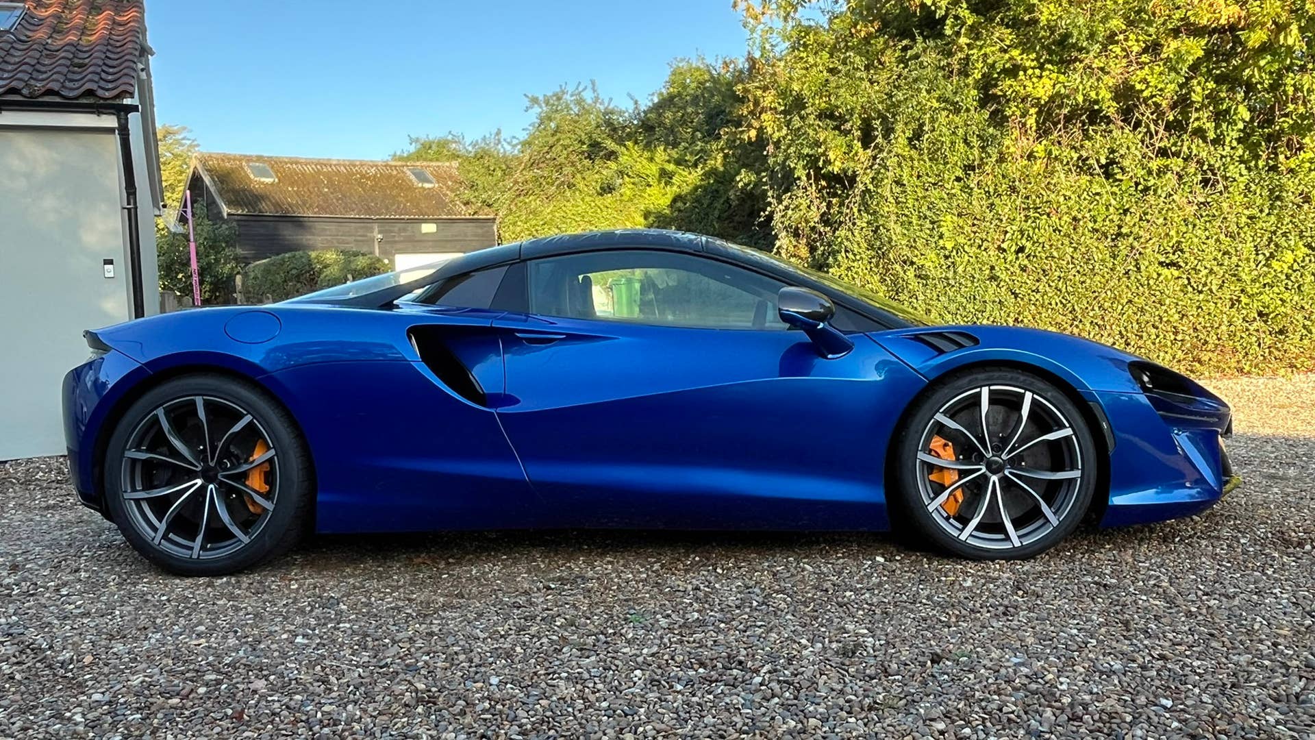 2025_mclaren_artura_spider_profile_right.jpg