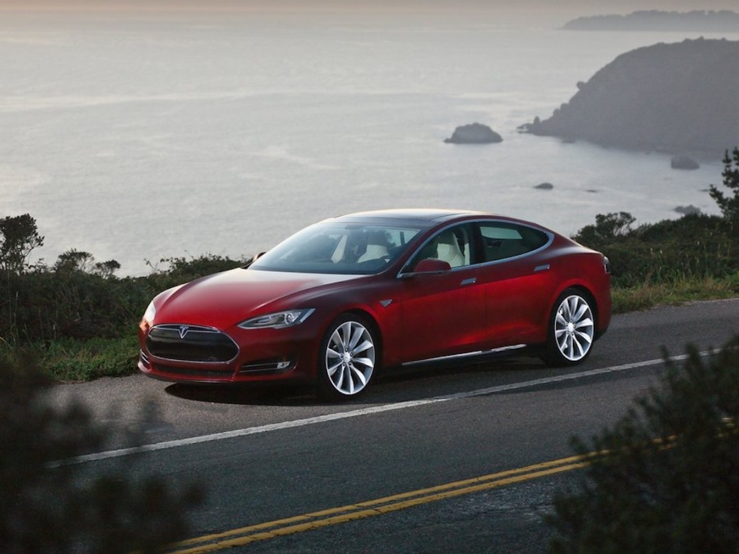 2013-tesla-model-s.jpg