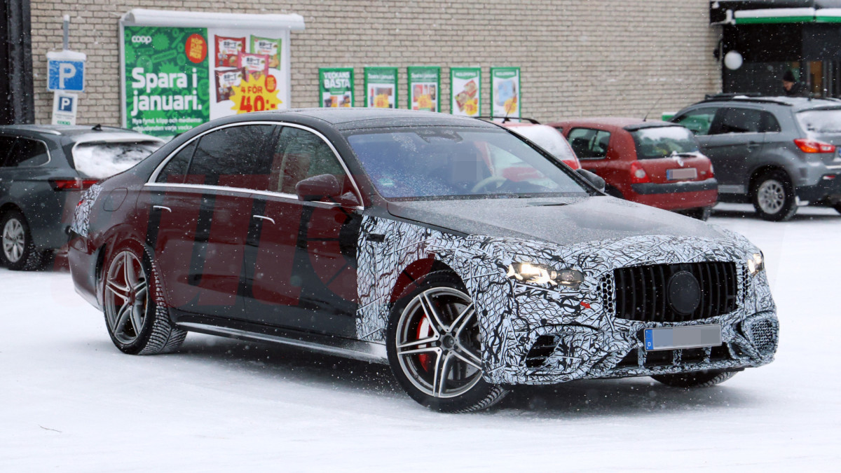 2027-mercedes-amg-s63-prototype-spy-shot.jpg