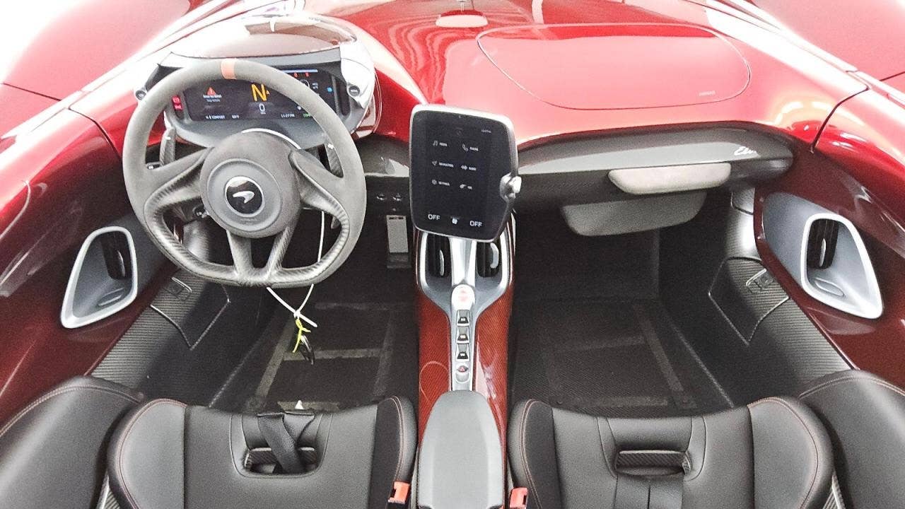 crash-damaged-mclaren-elva---interior.jpg