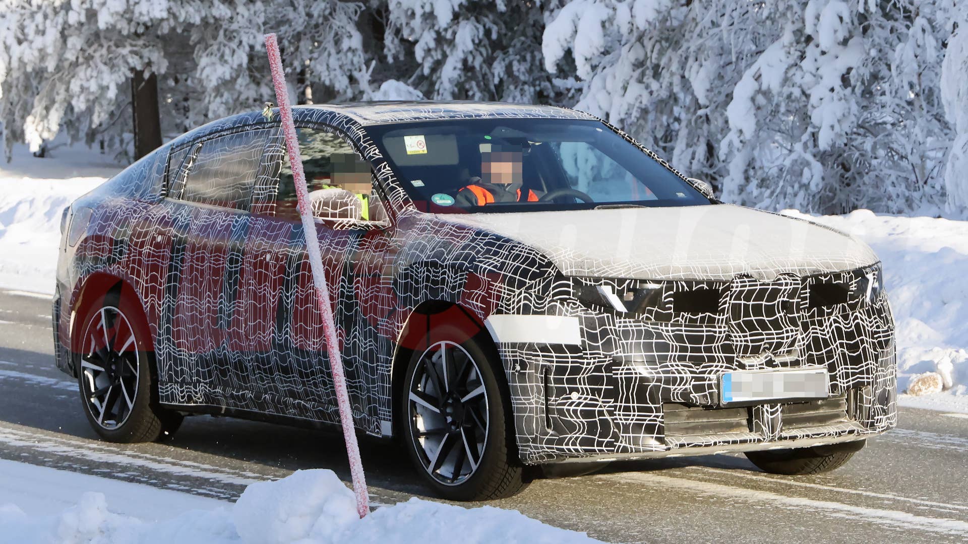 2027-bmw-ix4-spy-shot.jpg