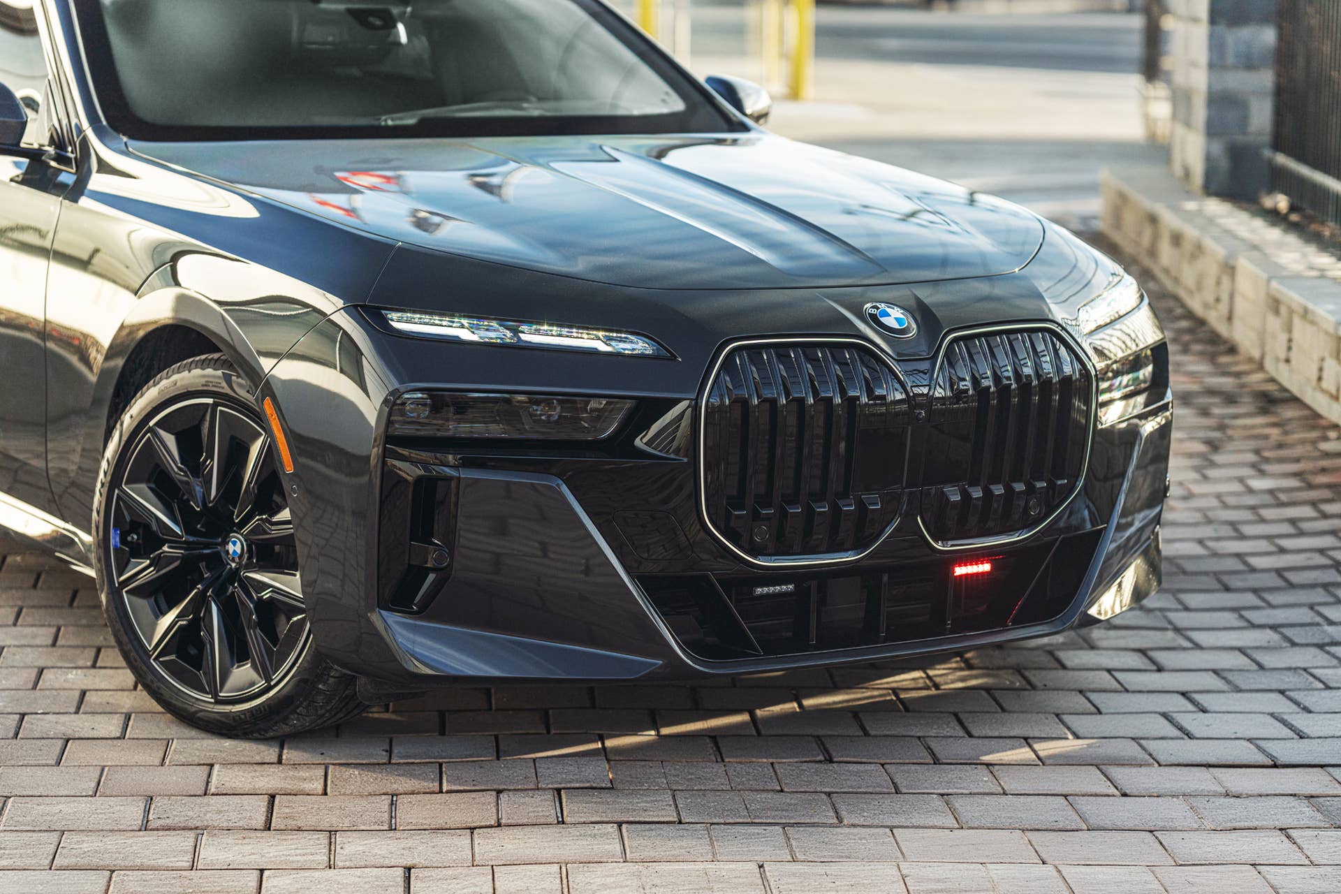 inkas-armored-bmw-7-series.jpg