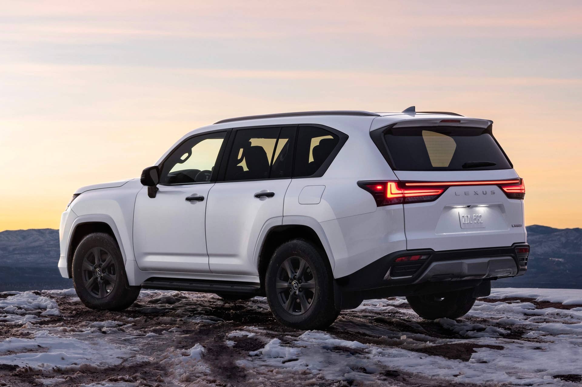 2022-lexus-lx.jpg