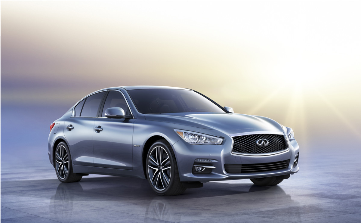 Report: Infiniti Q50 revival planned with rear-wheel drive, manual transmission