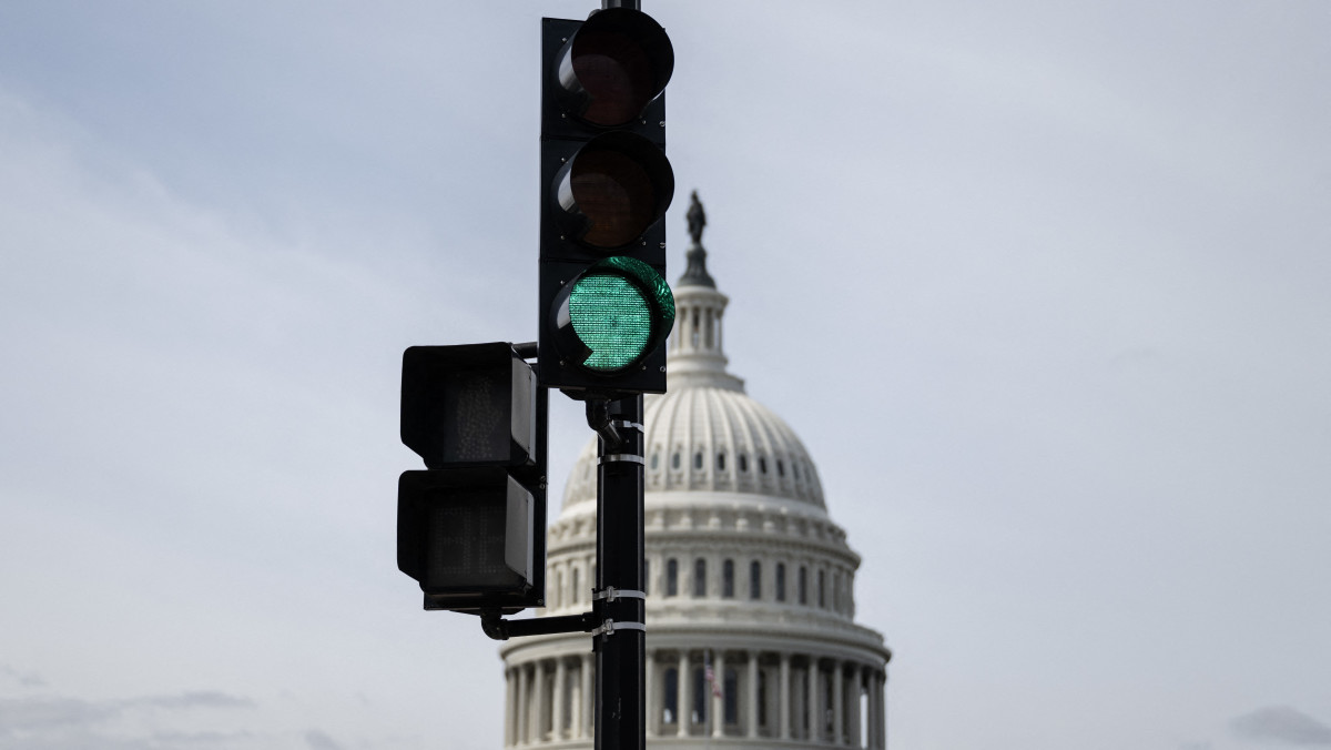 The U.S. wants to eliminate traffic fatalities. Here's how.