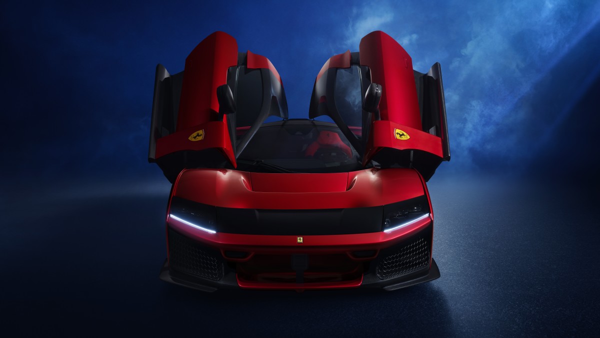 What makes the Ferrari F80 tick? We seek answers on a tour at the house of the Prancing Horse What makes the Ferrari F80 tick? We seek answers on a tour at the house of the Prancing Horse