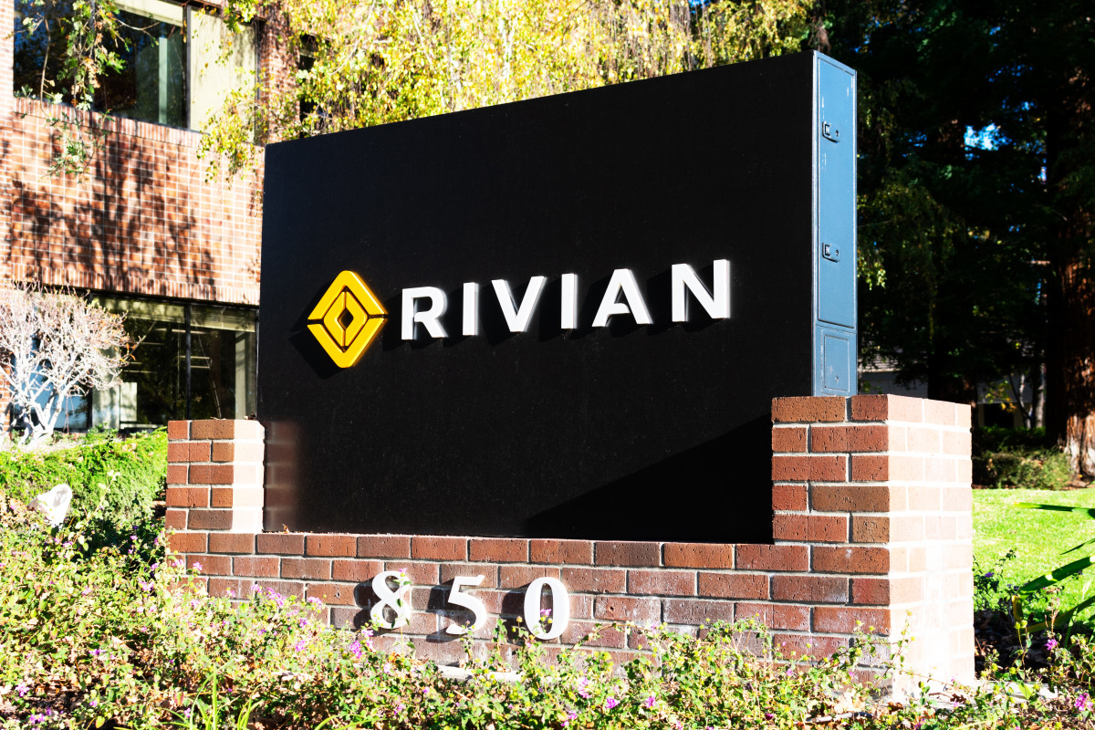Rivian Reports $1.1B Q2 Loss But Holds 2025 Delivery Forecast