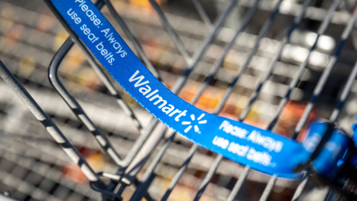 Walmart is selling a ‘convenient’ $120 tire inflator for just $40, and shoppers say it 'works really well'