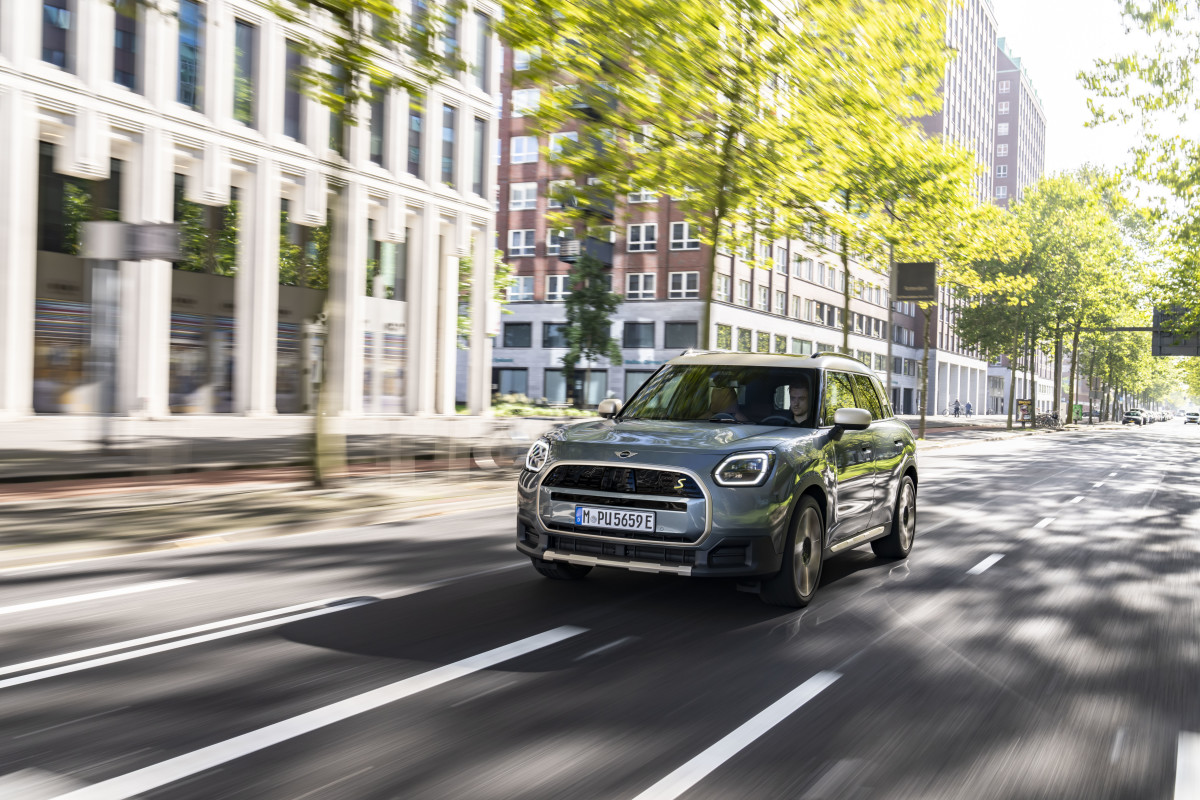 2026 Mini Countryman Holds Price Despite Tariffs And Rivals’ Hikes