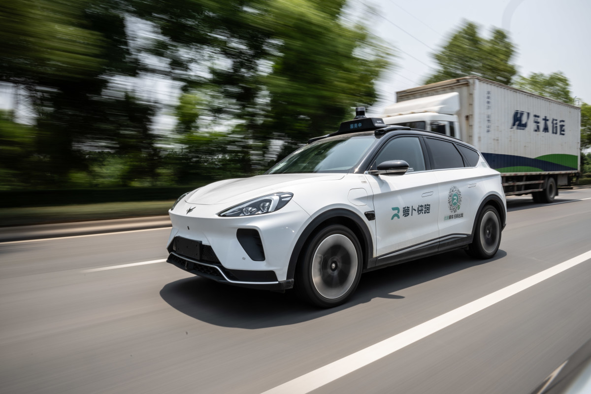 Tesla Further Behind in Self-Driving Race With Rival’s Announcement