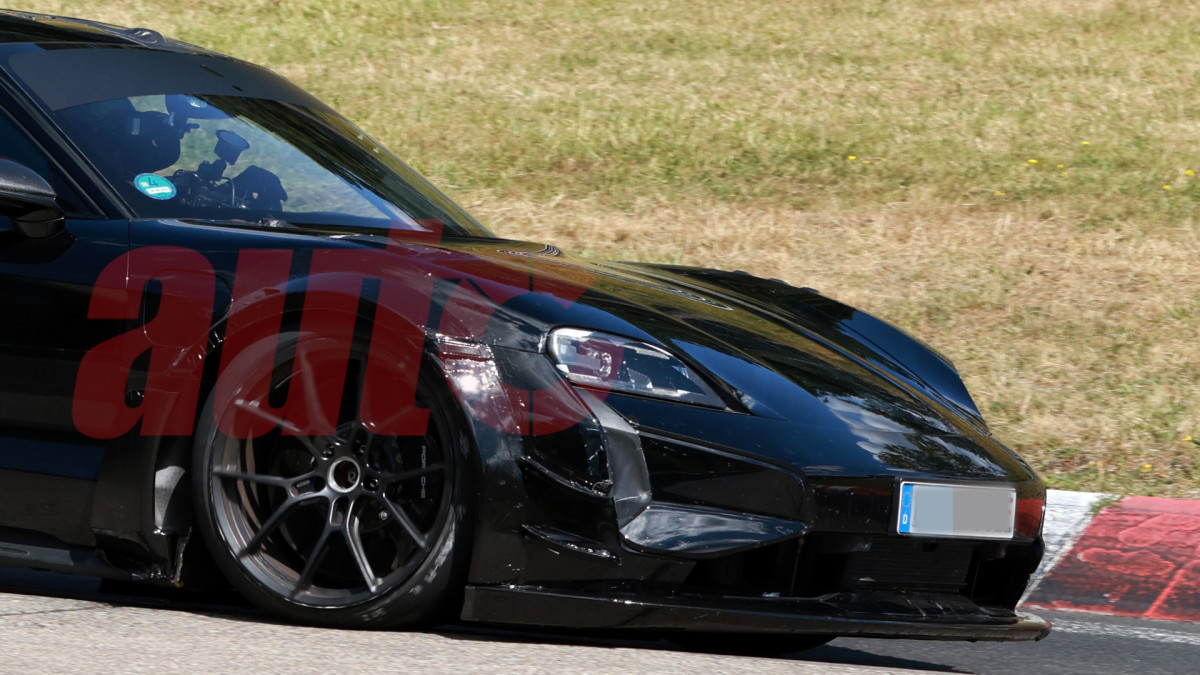 Porsche Taycan Turbo GT Goes Even Harder With Aggressive Manthey Racing Upgrades